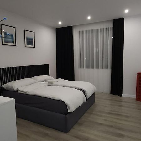 Durres City Apartment, City Center & Close To The Beach Esterno foto