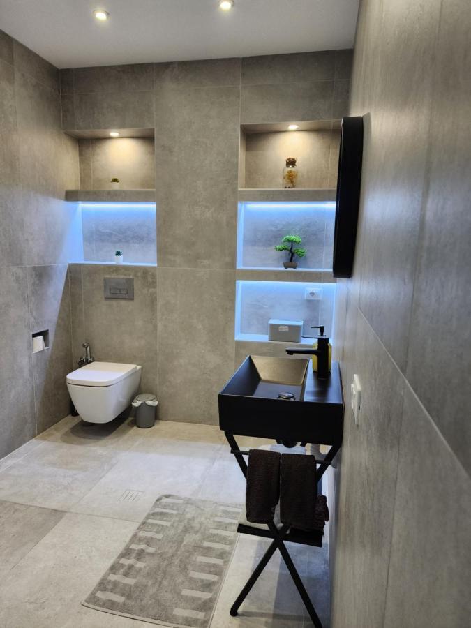 Durres City Apartment, City Center & Close To The Beach Esterno foto