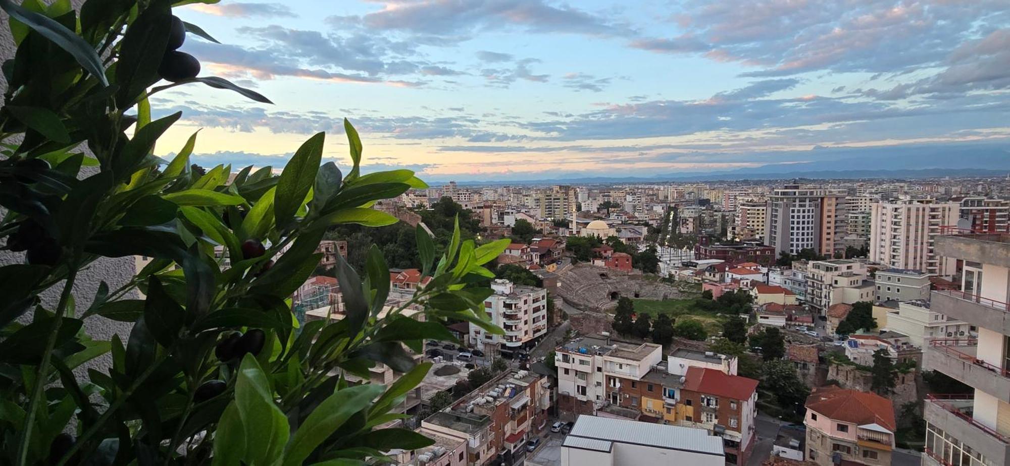 Durres City Apartment, City Center & Close To The Beach Esterno foto